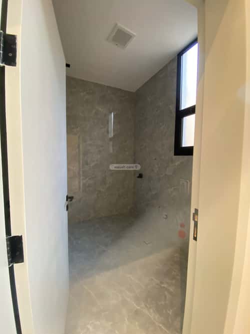 فيلا 6 غرف في الملك فيصل 1