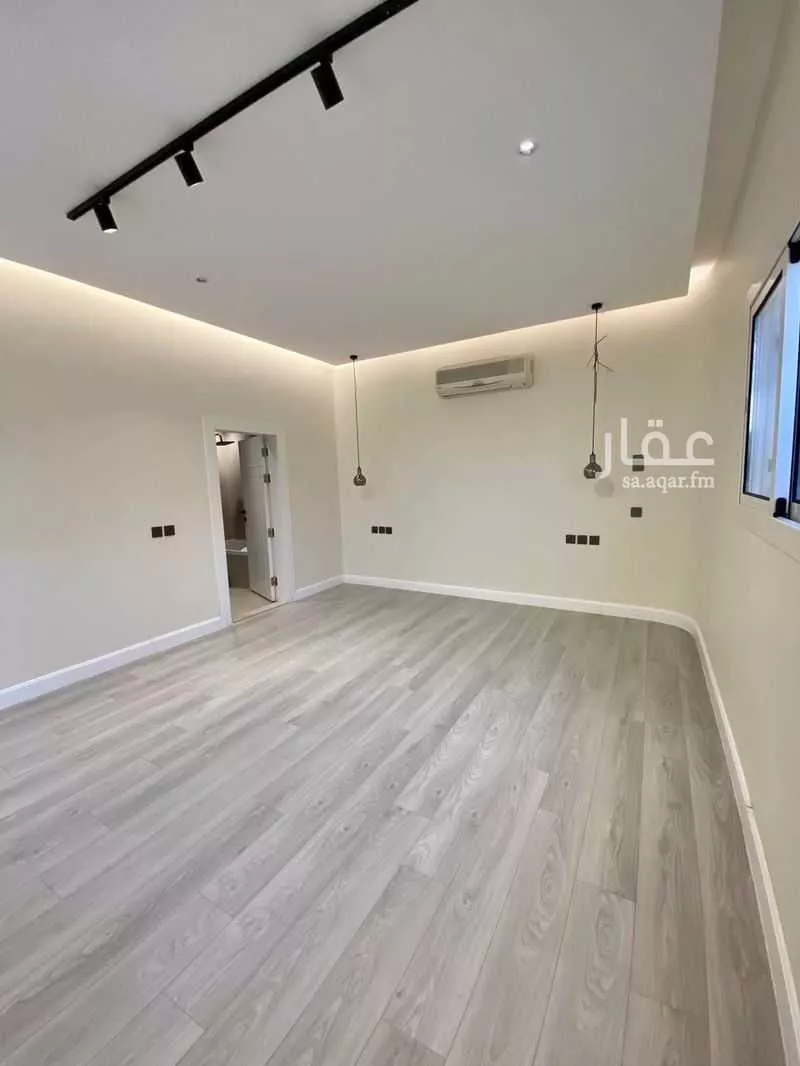 دور 5 غرف في الملك فهد 8