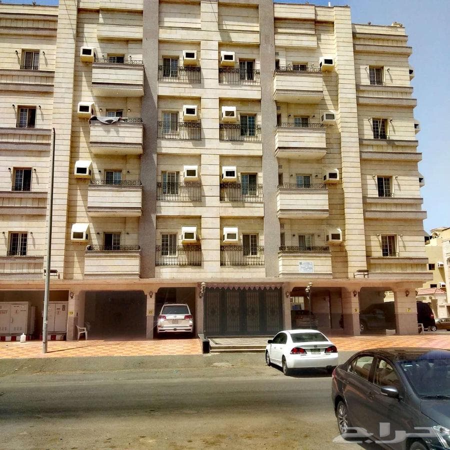 3 bedroom apartment in Mishrifah 1