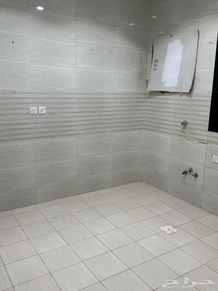 شقة 3 غرف في طيبة 5