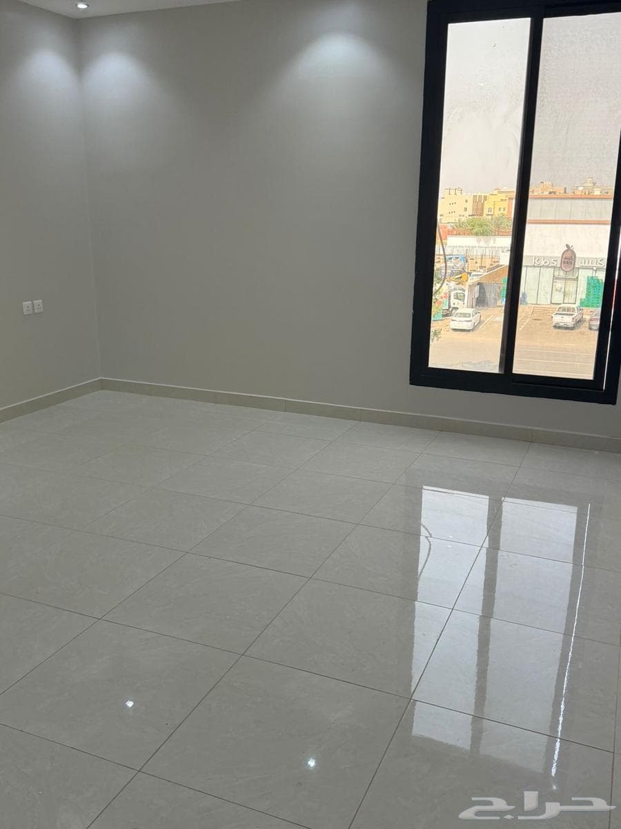 شقة 3 غرف في طيبة 7