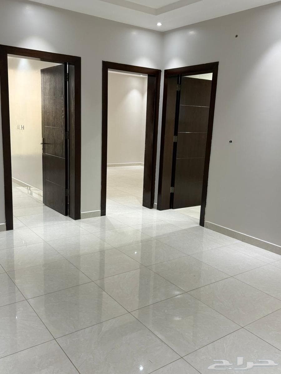شقة 3 غرف في طيبة 8