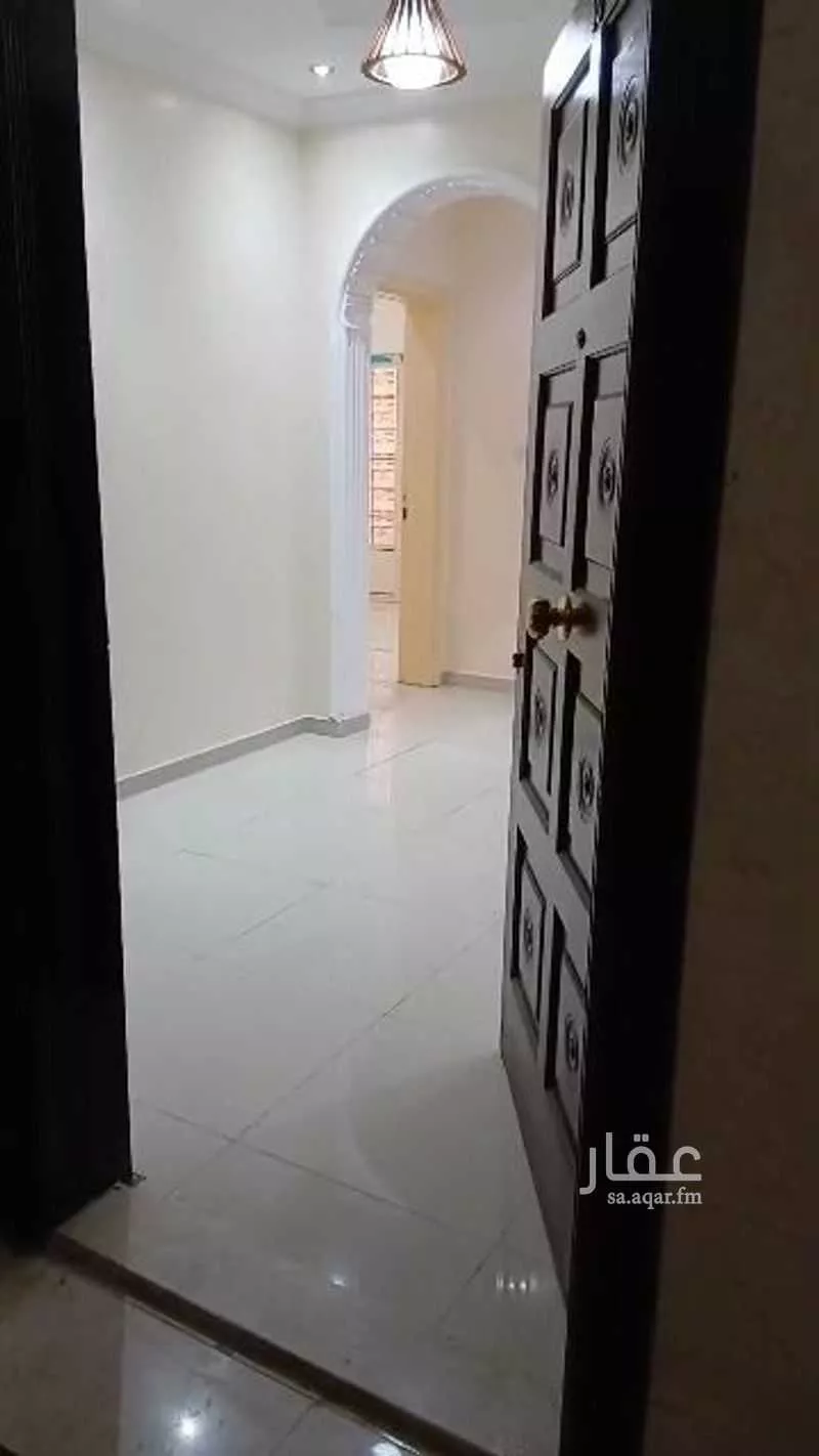 عمارة 625 م² في مشرفة 8