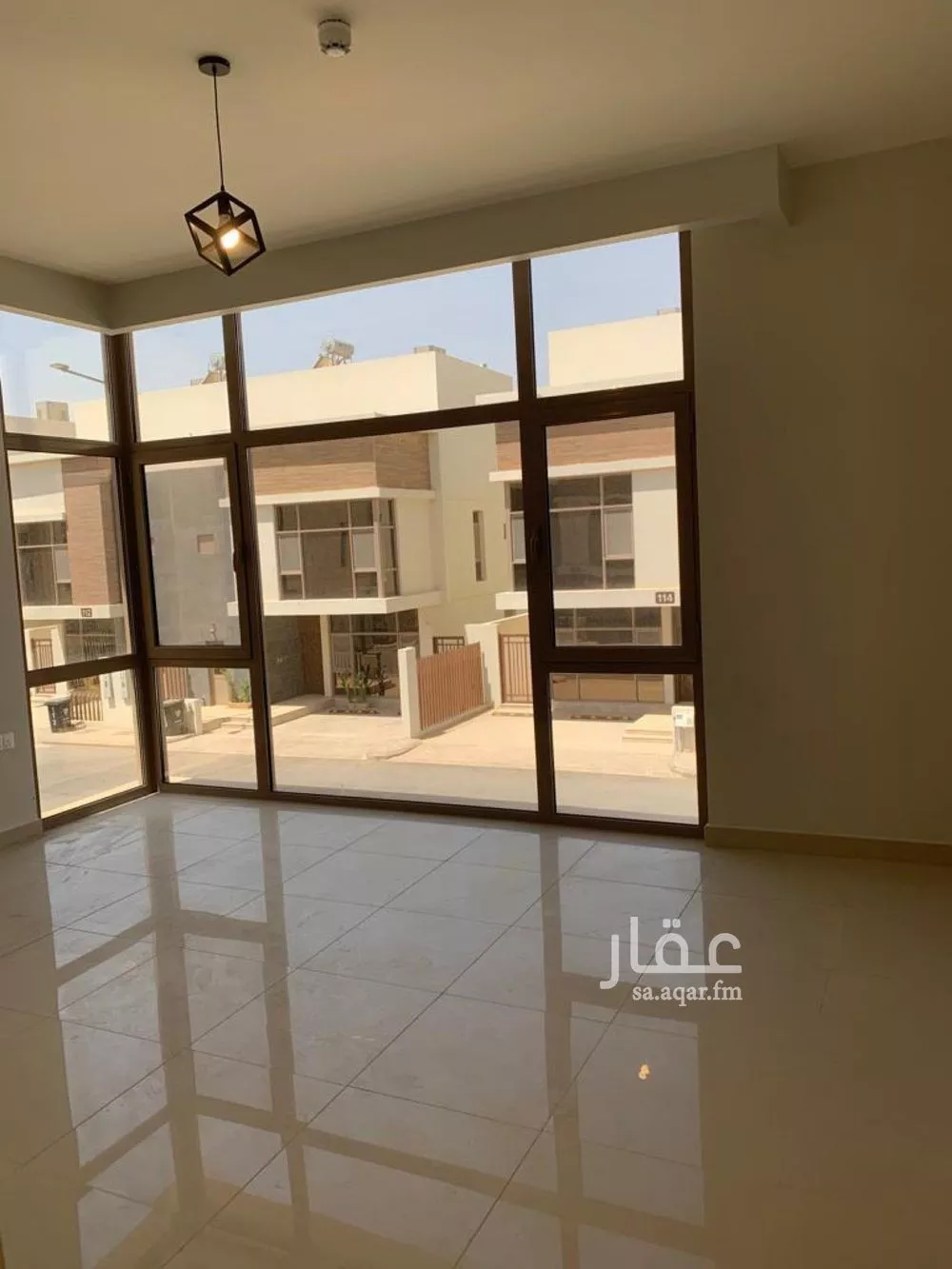 فيلا 3 غرف في المونسية 1