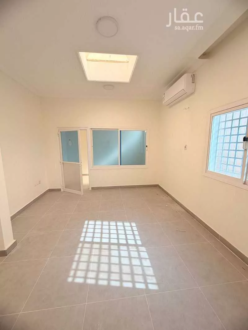 فيلا 5 غرف في المروج 1