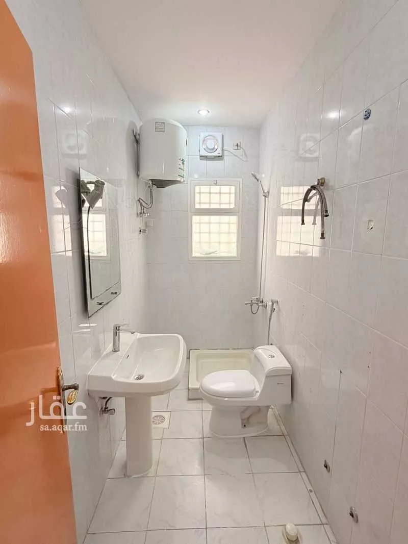 فيلا 5 غرف في المروج 2