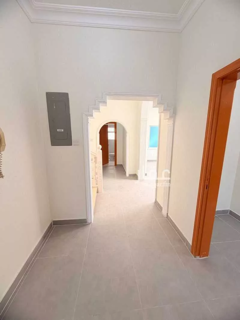 فيلا 5 غرف في المروج 8