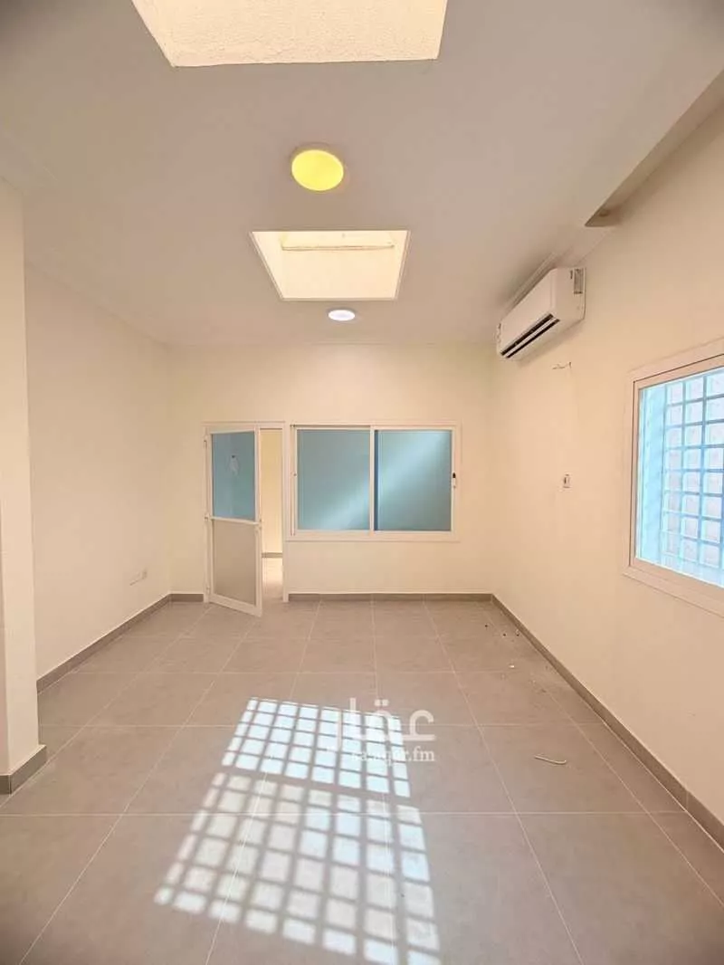 فيلا 5 غرف في المروج 9