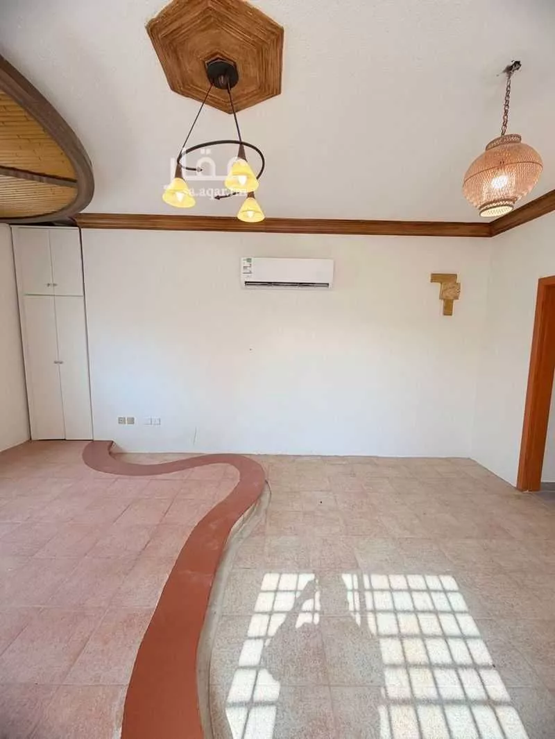 فيلا 5 غرف في المروج 10