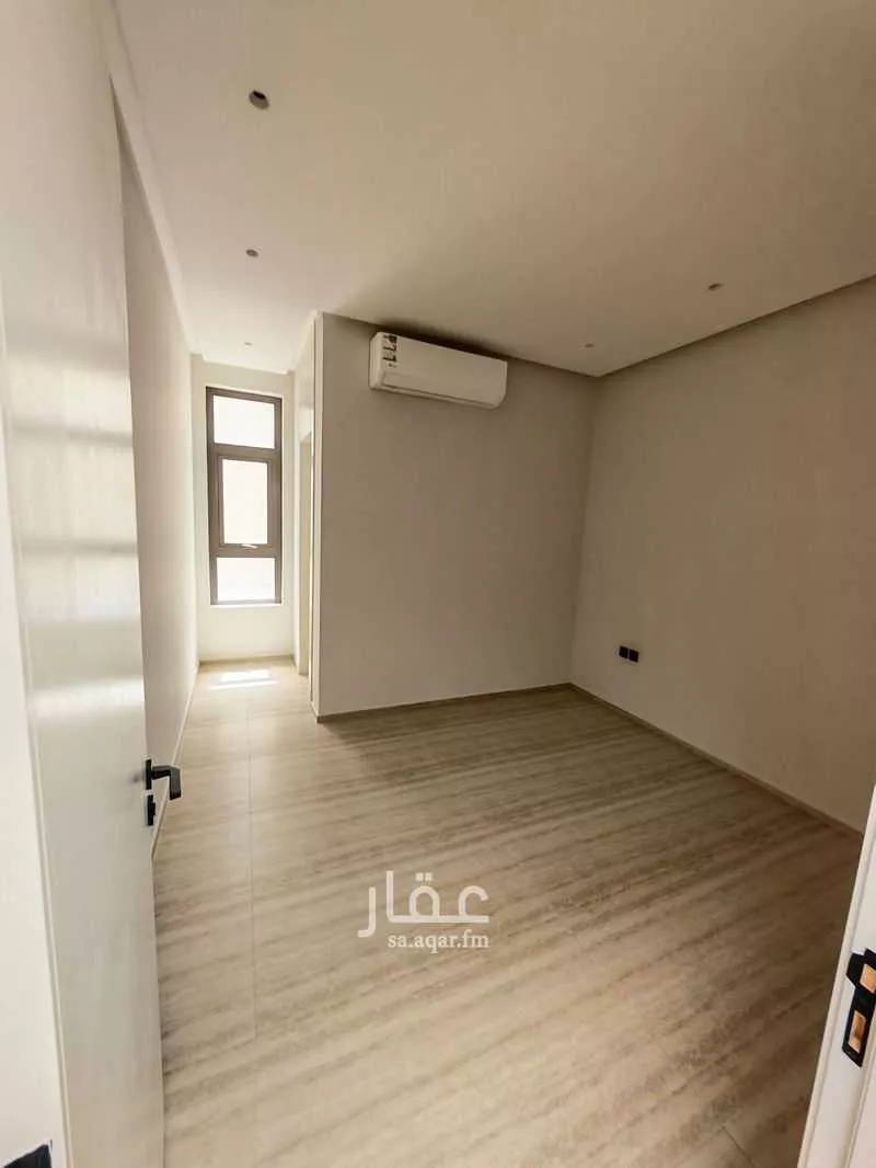 فيلا 4 غرف في العارض 13