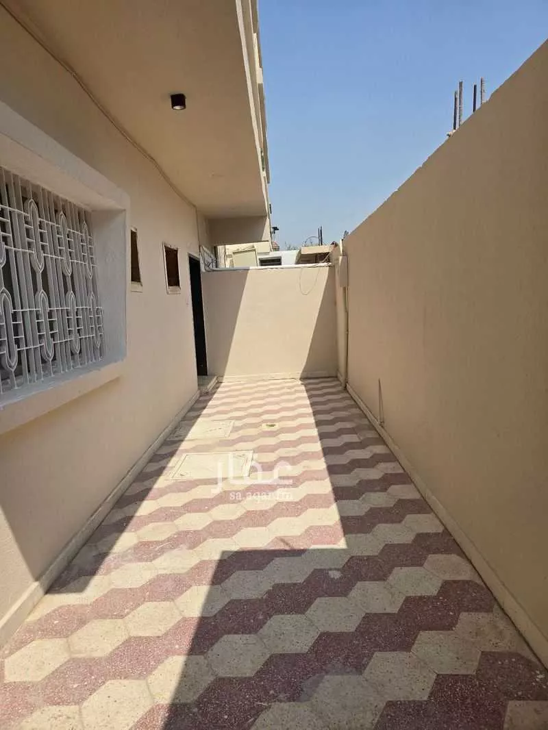 شقة 5 غرف في الروضة 16