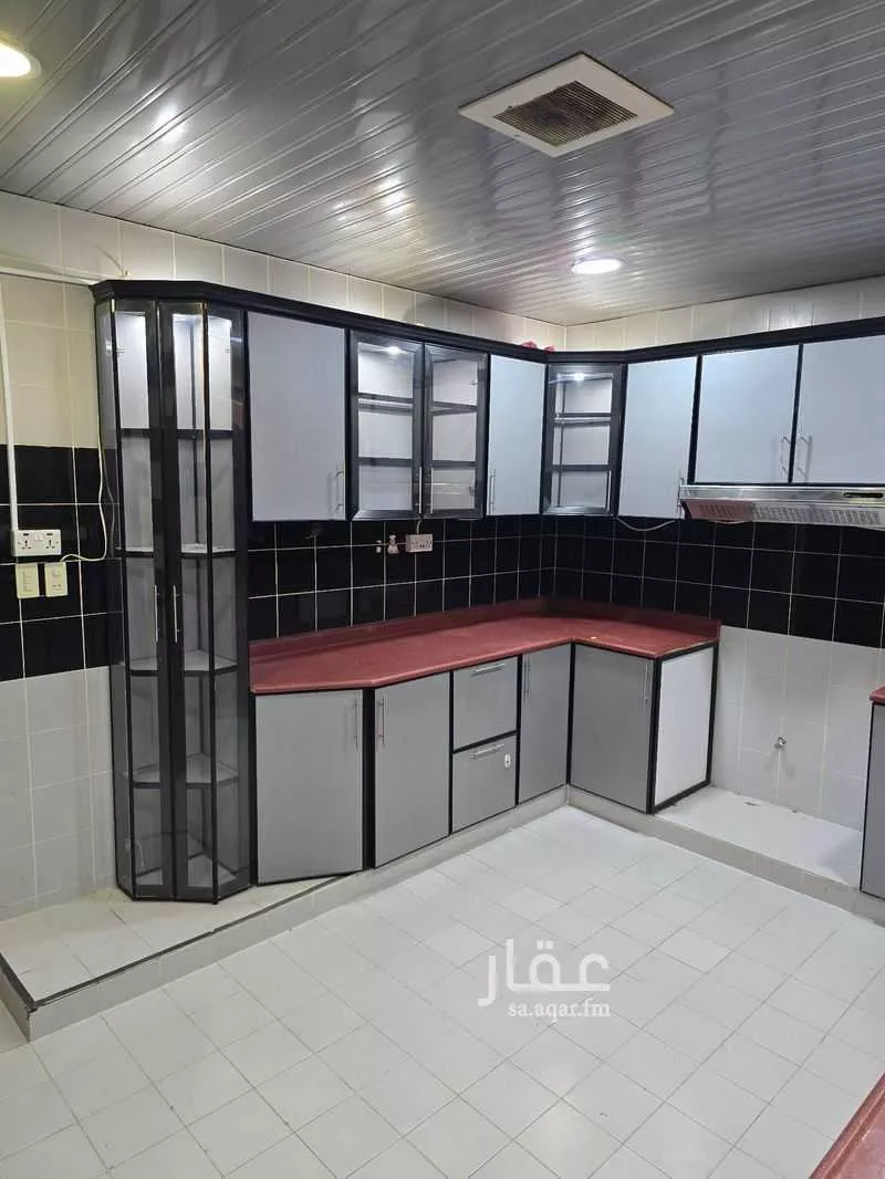 شقة 5 غرف في الروضة 9