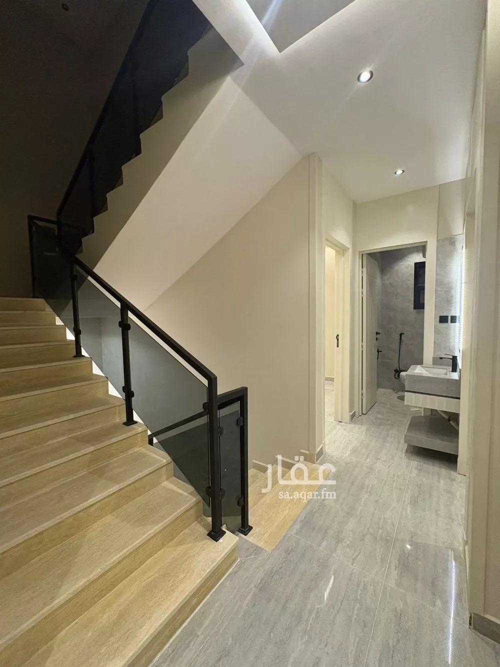 4 bedroom villa in Al Uraija Al Gharbiyah 5