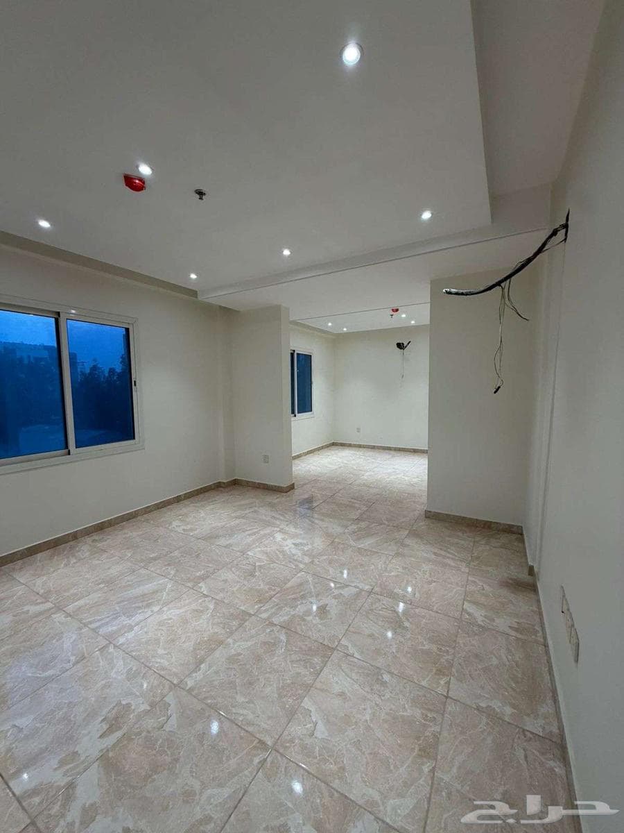 شقة 4 غرف في الحمرا 2