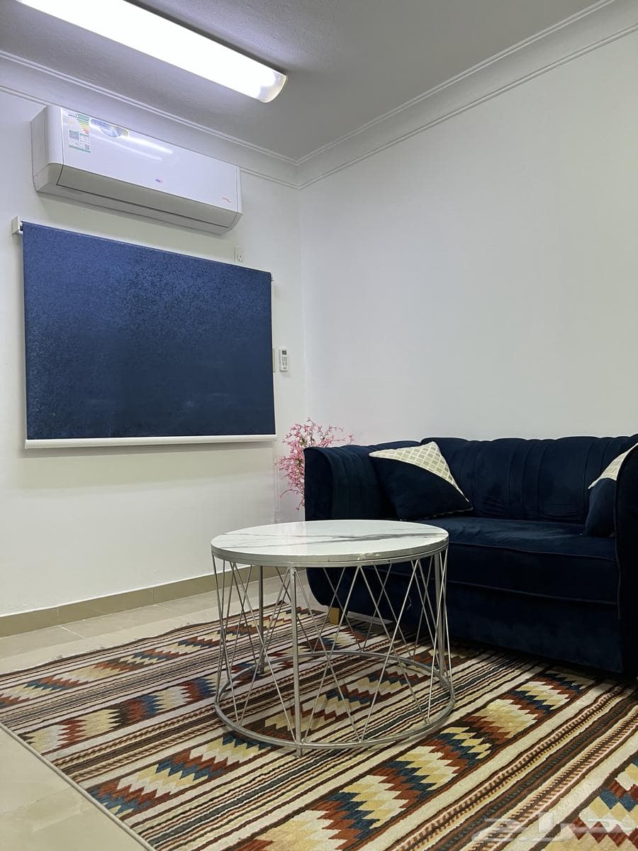 شقة  في الثقبة 11