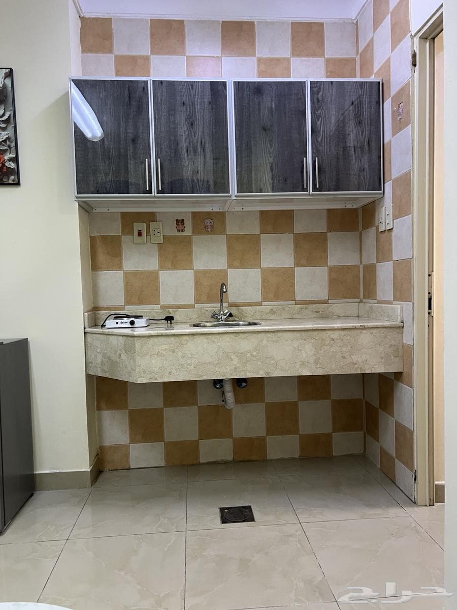 شقة  في الثقبة 5