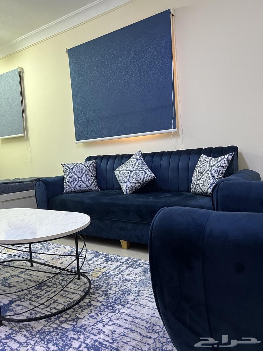 شقة  في الثقبة 8