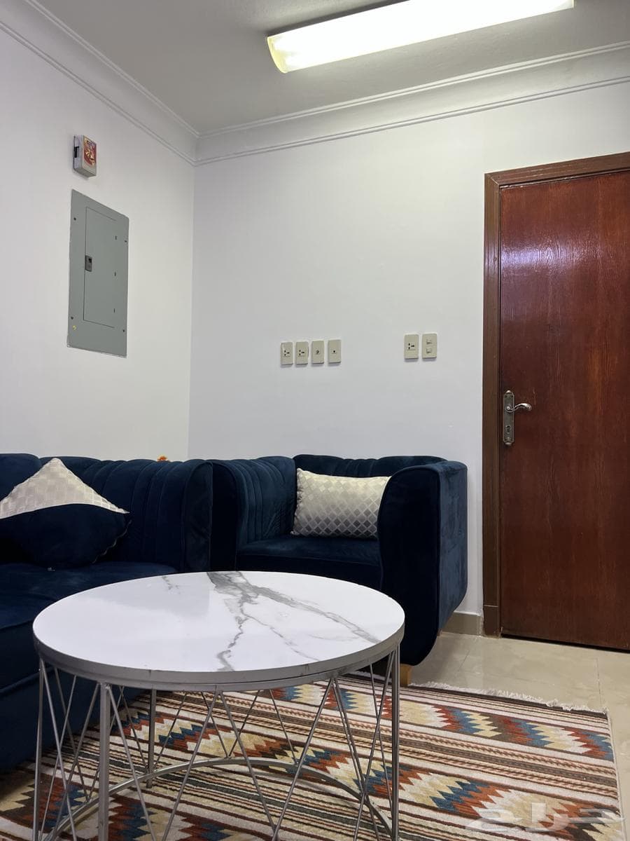 شقة  في الثقبة 10