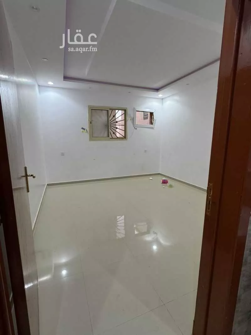 3 bedroom floor in Dhahrat Namar 7