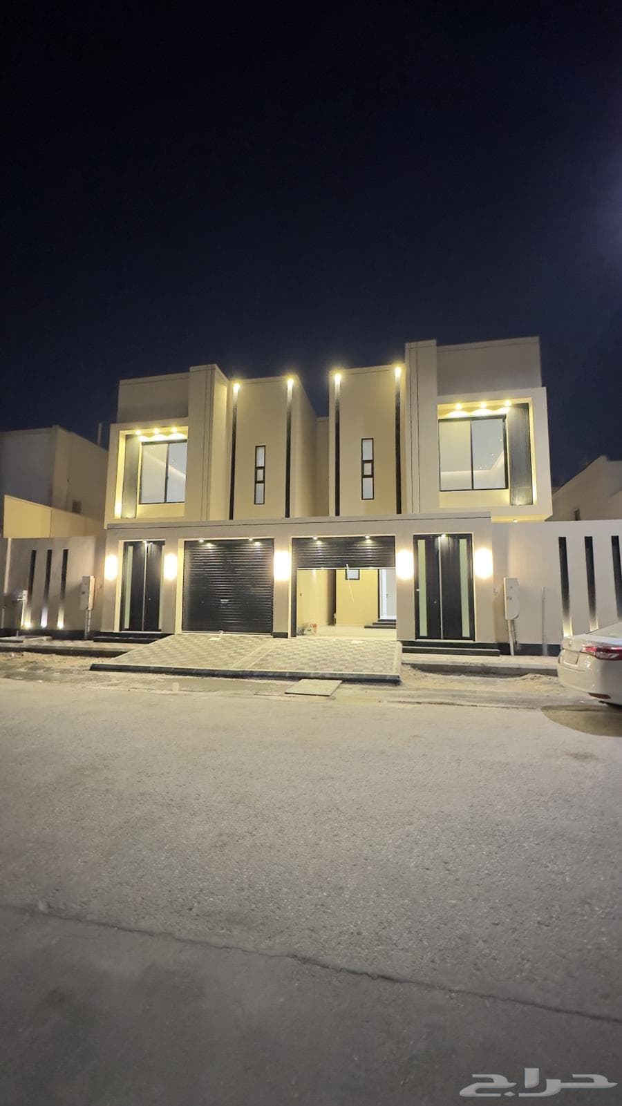 فيلا 8 غرف في ضاحية الملك فهد 1