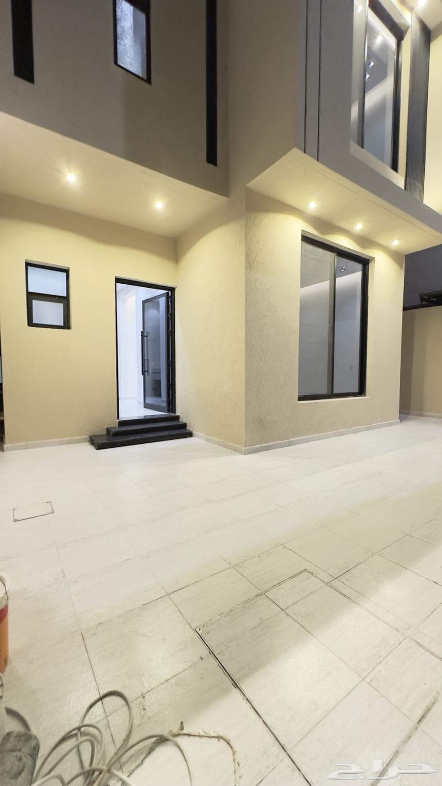 فيلا 8 غرف في ضاحية الملك فهد 2