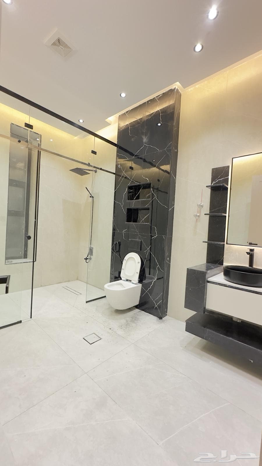 فيلا 8 غرف في ضاحية الملك فهد 12