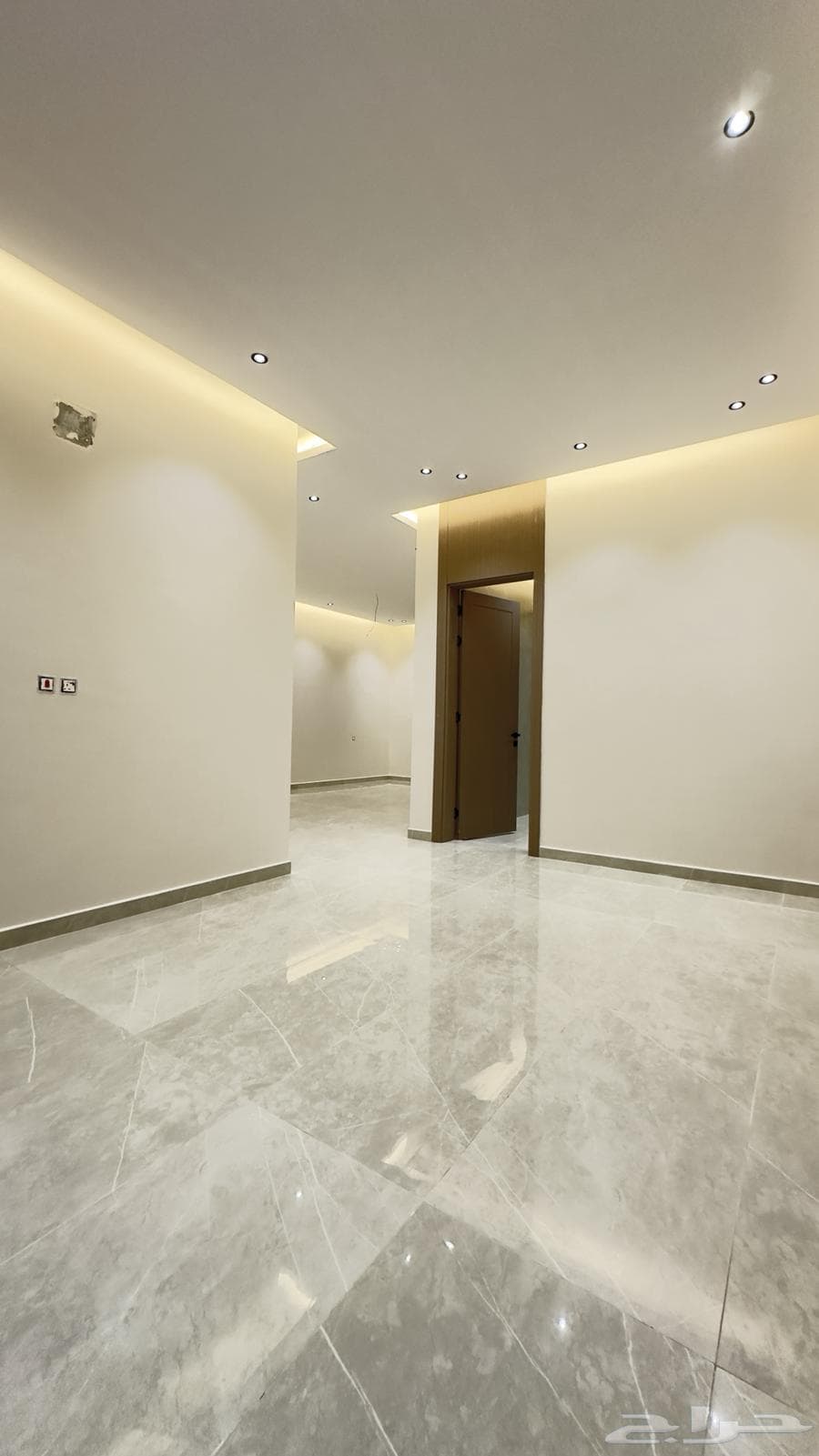 فيلا 8 غرف في ضاحية الملك فهد 13