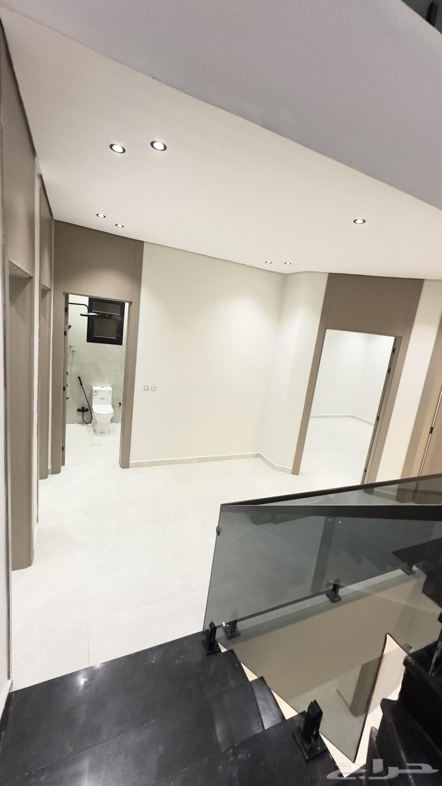 فيلا 8 غرف في ضاحية الملك فهد 14