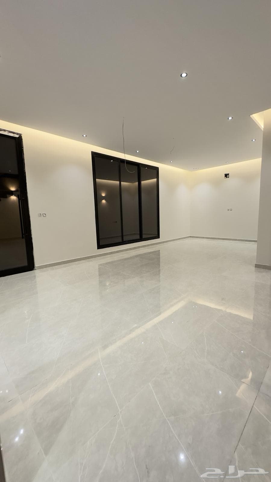 فيلا 8 غرف في ضاحية الملك فهد 5