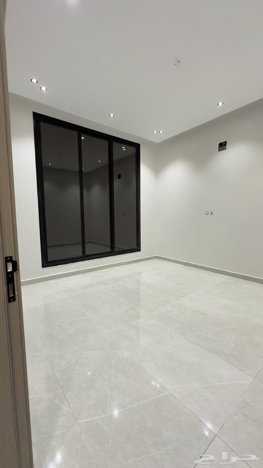 فيلا 8 غرف في ضاحية الملك فهد 7