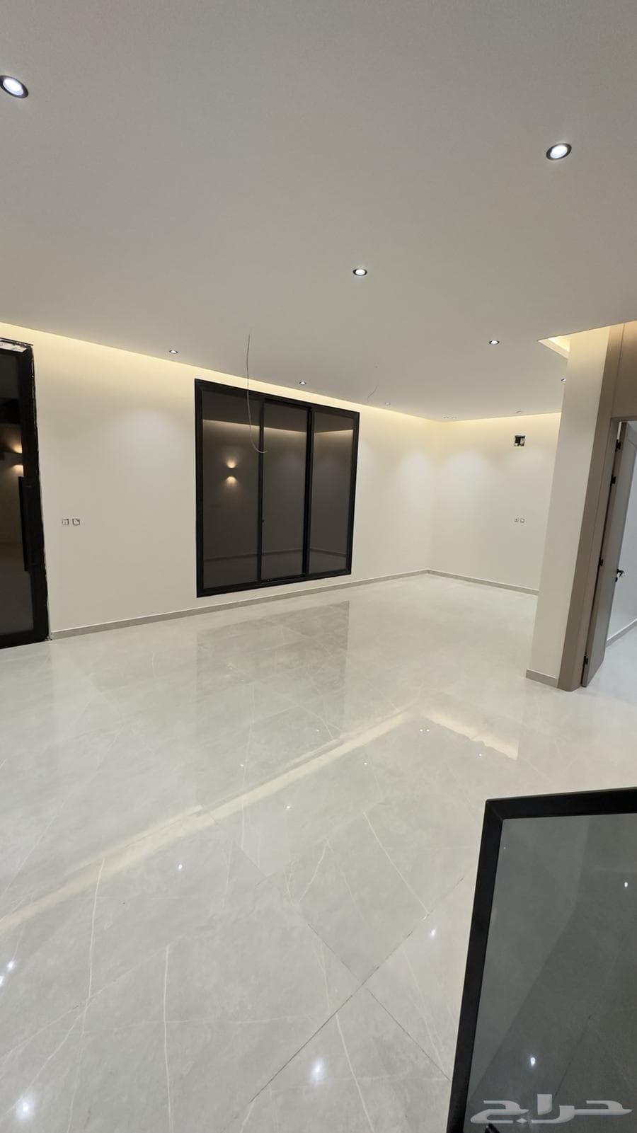 فيلا 8 غرف في ضاحية الملك فهد 10