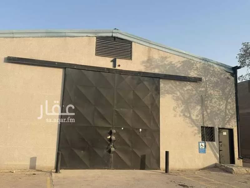 833 sqm warehouse in Al Marwa 1