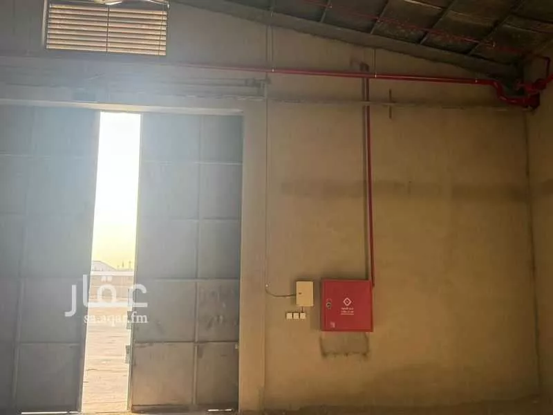 833 sqm warehouse in Al Marwa 3