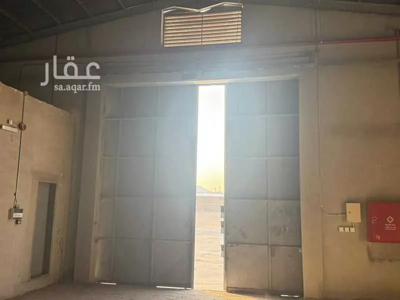 833 sqm warehouse in Al Marwa 6