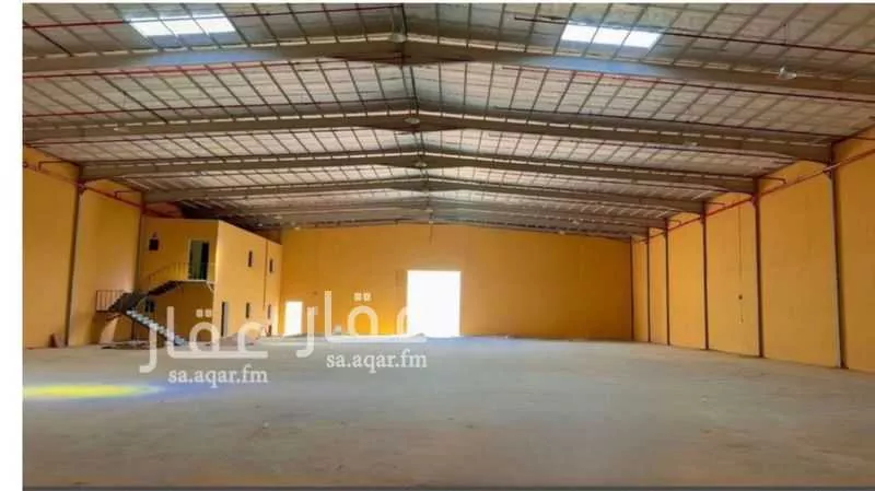 مستودع 1617 م² في السلي 2