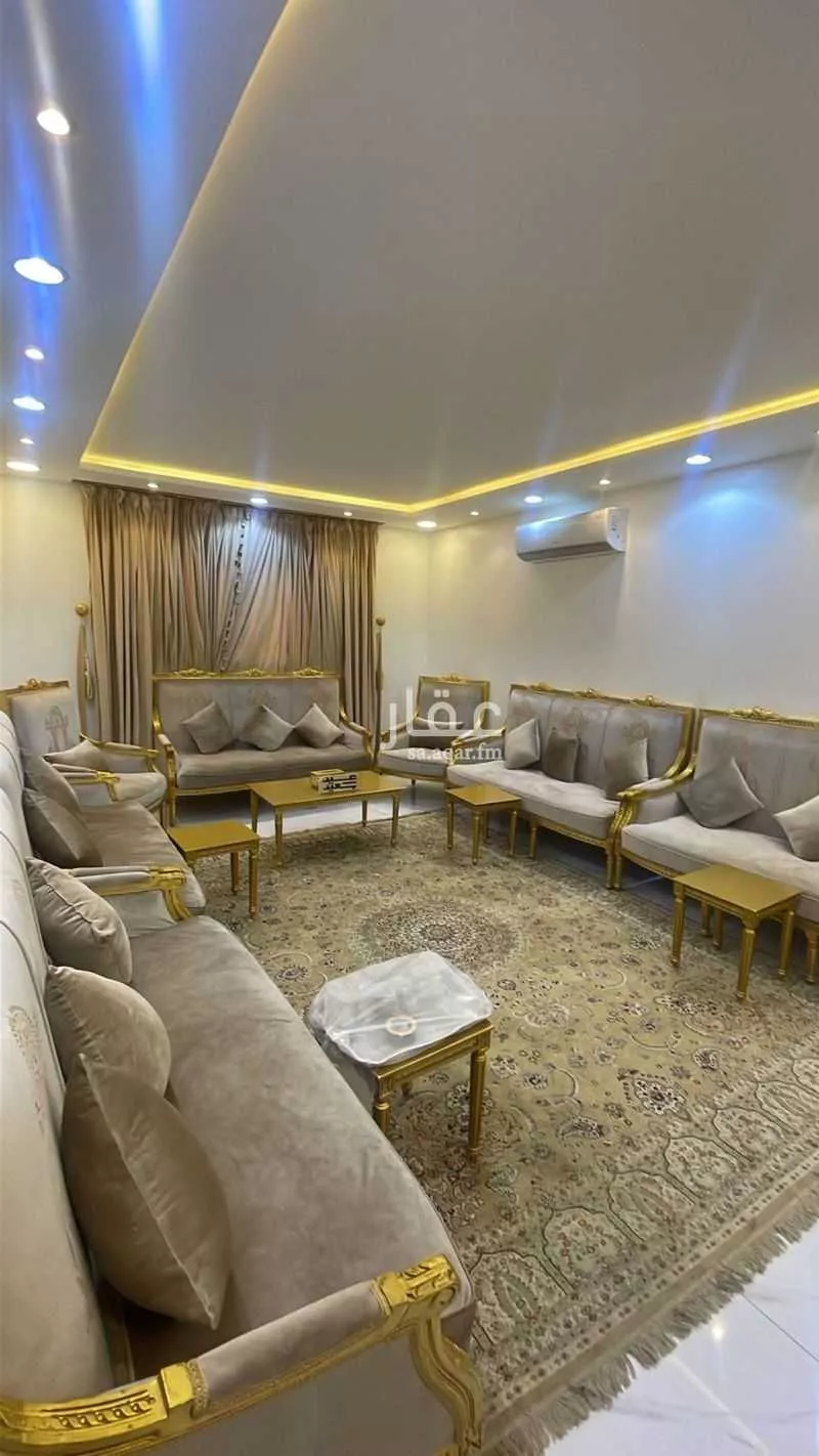 فيلا 8 غرف في الزهرة 3