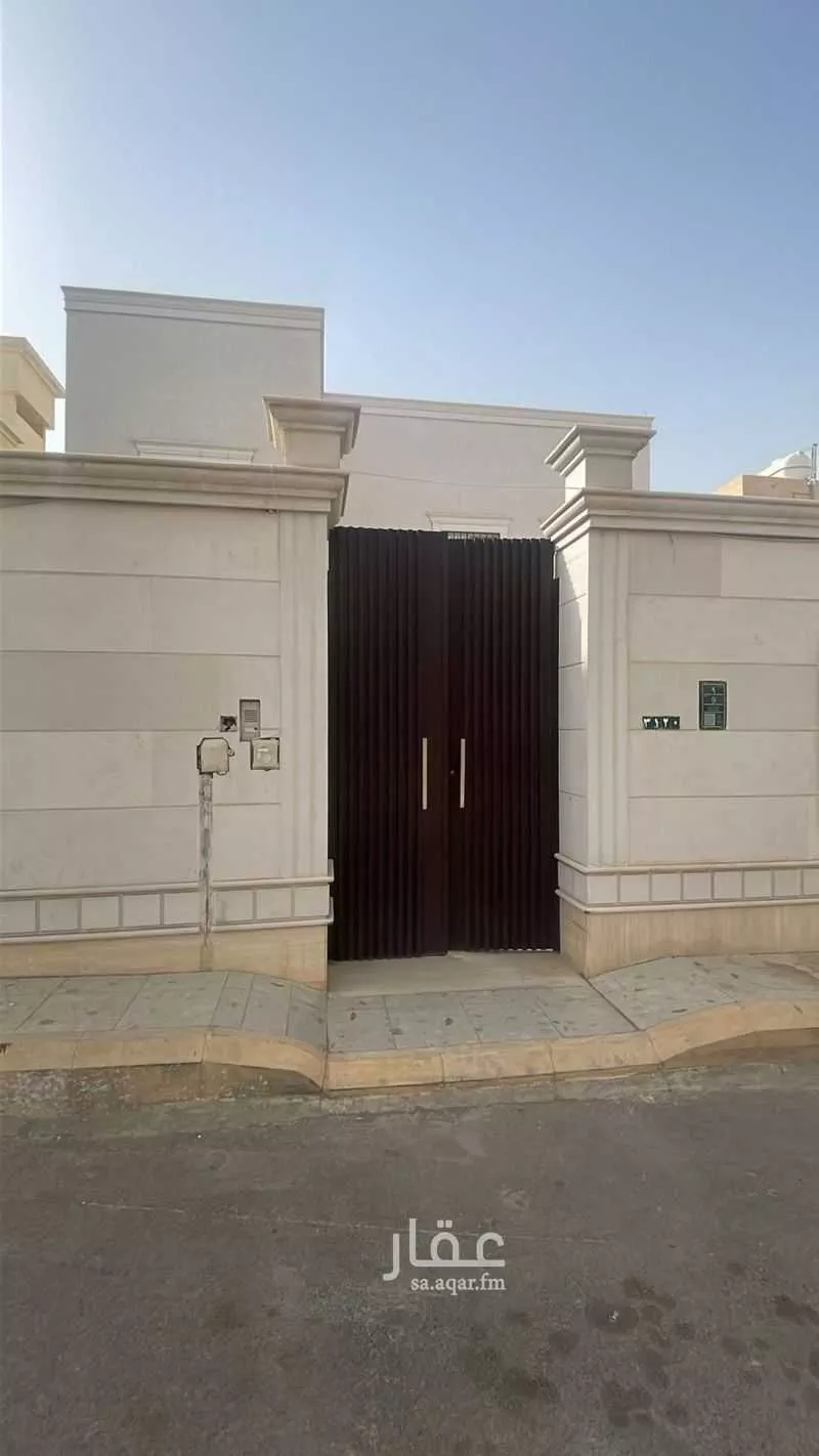 فيلا 8 غرف في الزهرة 5