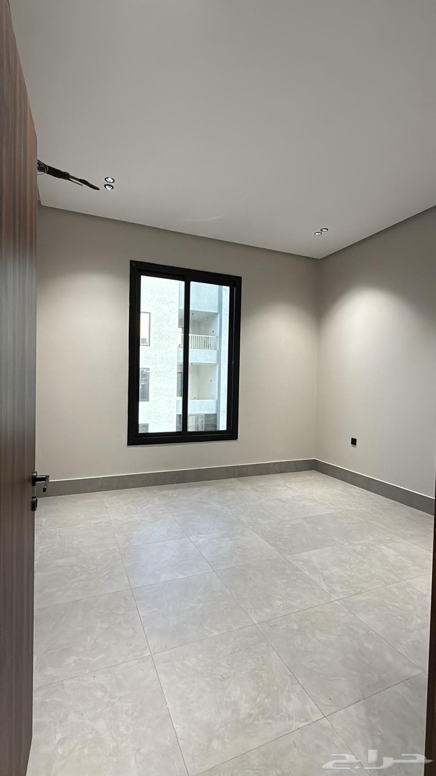 شقة 6 غرف في ولي العهد 7