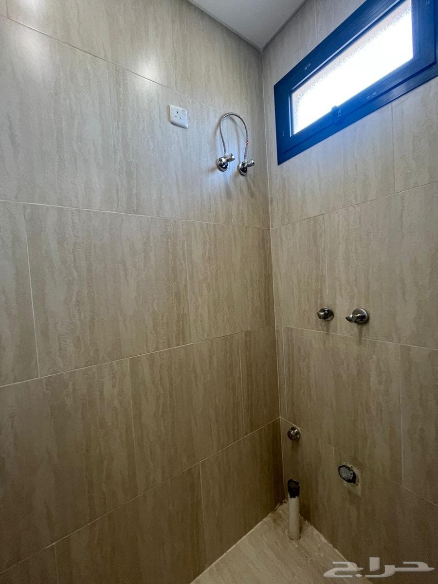 6 bedroom apartment in Wali Al Ahd 11