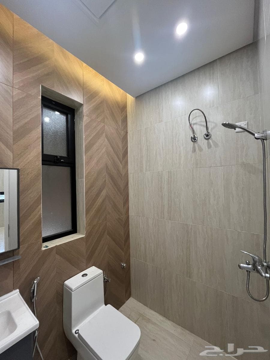 6 bedroom apartment in Wali Al Ahd 8