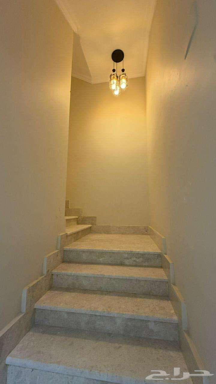 فيلا 10 غرف في ولي العهد 11