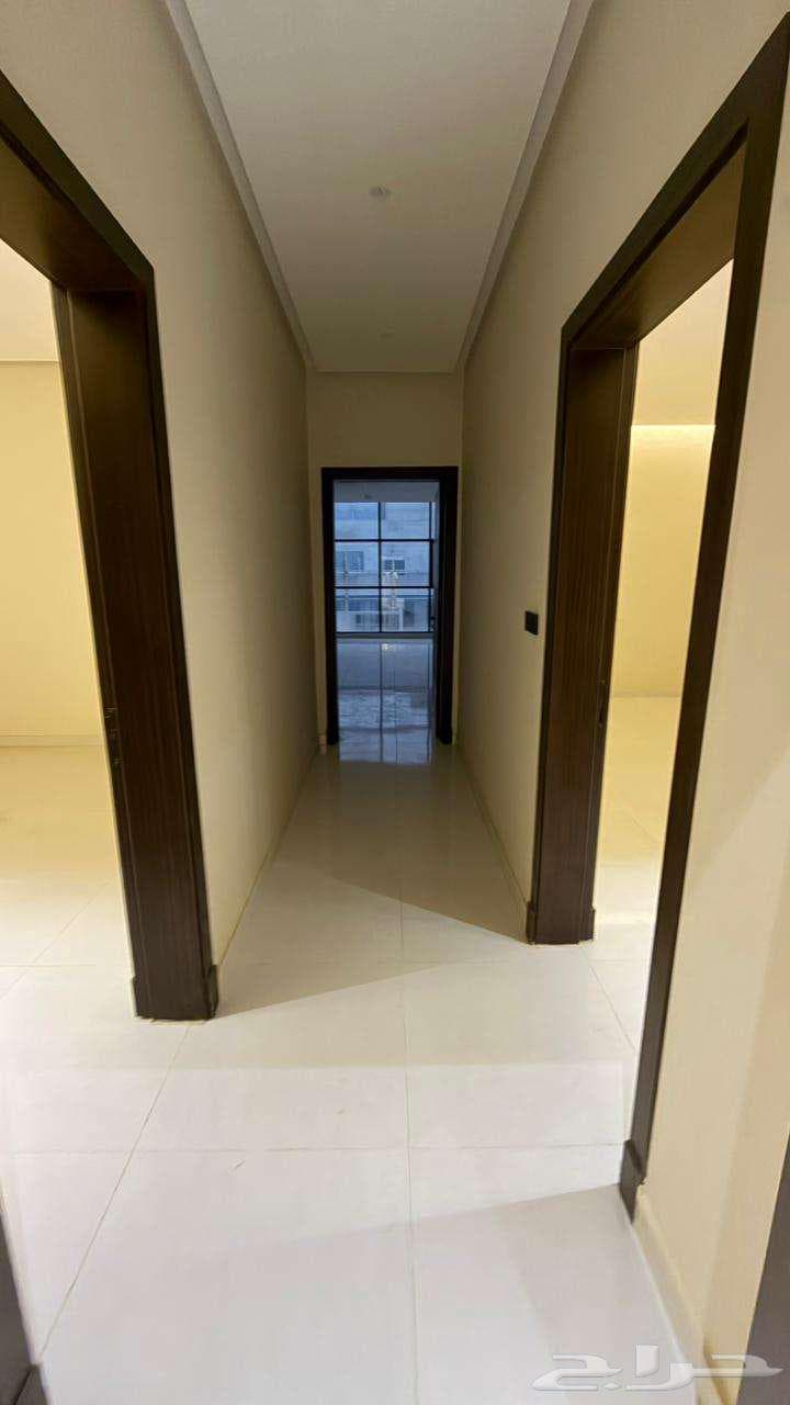 فيلا 10 غرف في ولي العهد 12