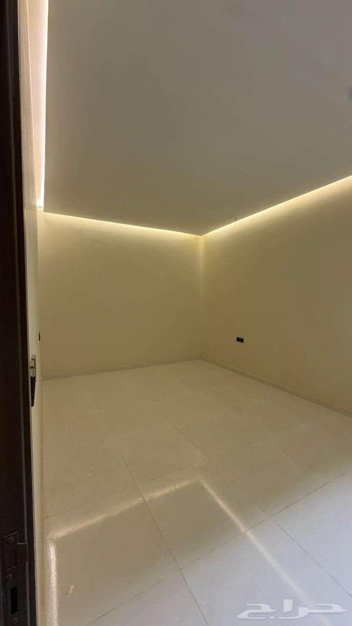 فيلا 10 غرف في ولي العهد 13