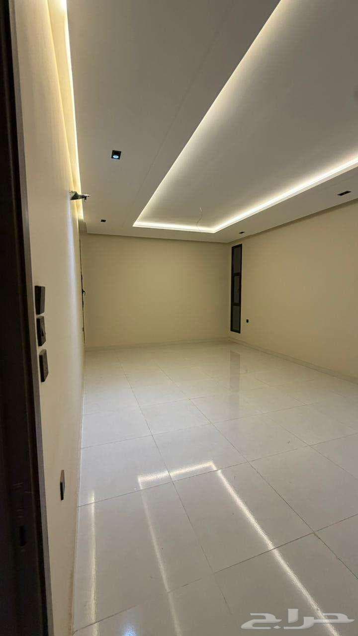 فيلا 10 غرف في ولي العهد 14