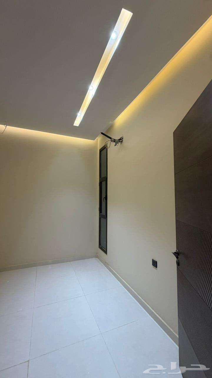 فيلا 10 غرف في ولي العهد 15