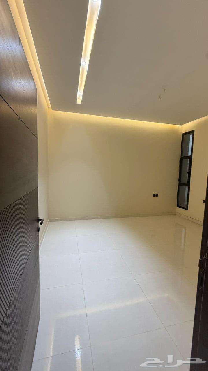 فيلا 10 غرف في ولي العهد 16