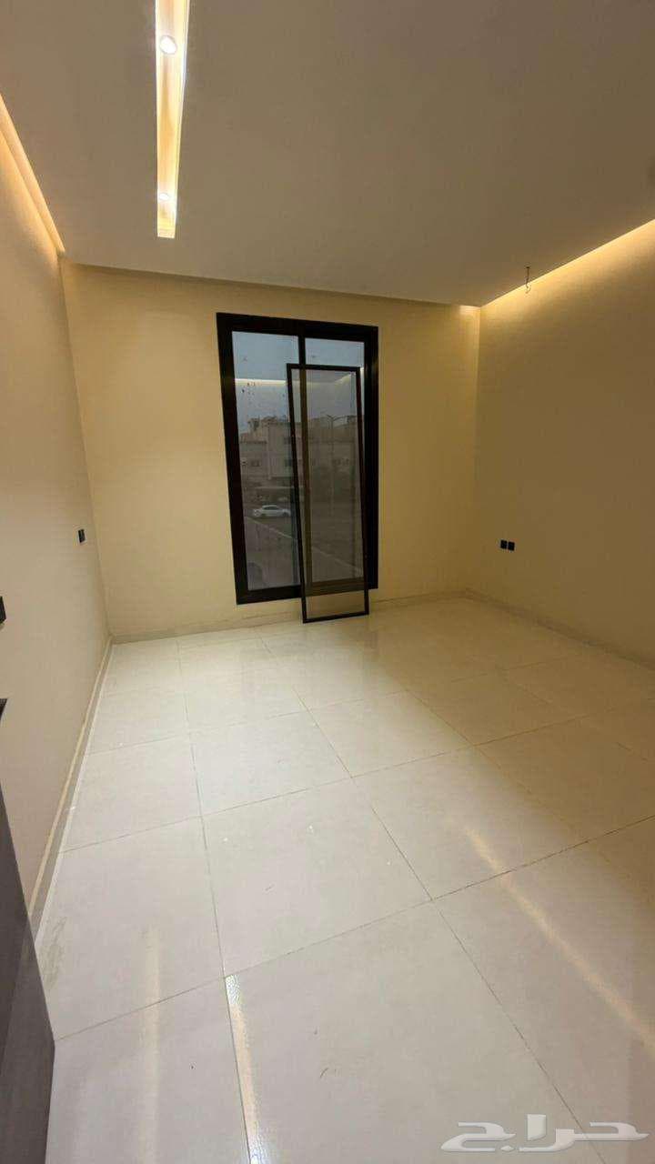 فيلا 10 غرف في ولي العهد 19