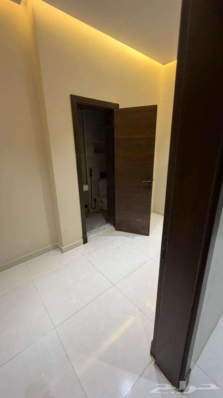 فيلا 10 غرف في ولي العهد 20