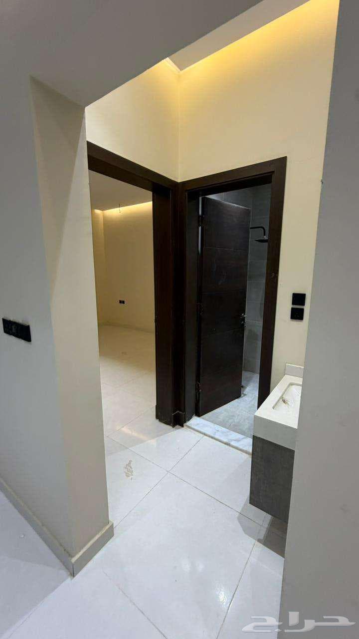 فيلا 10 غرف في ولي العهد 22