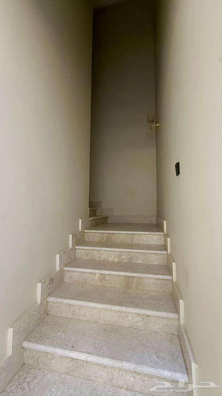 فيلا 10 غرف في ولي العهد 24